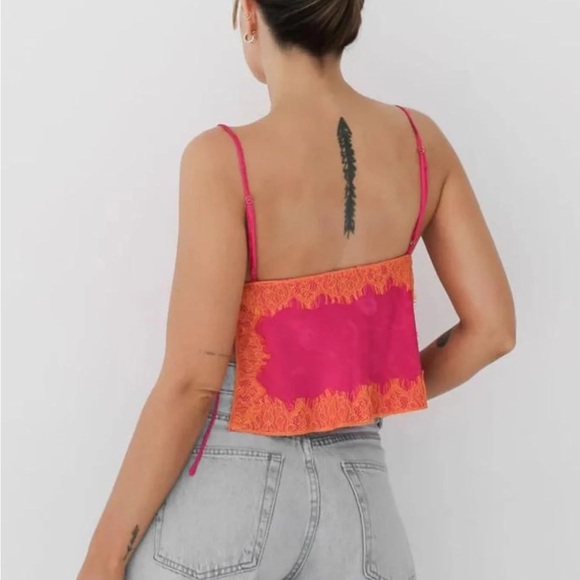 RUMORED Meadow Top Fuchsia satin - Picture 4 of 5